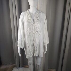 Spense  Woman 100% Viscose White Button-Up Long Sleeve Top. Size 1X